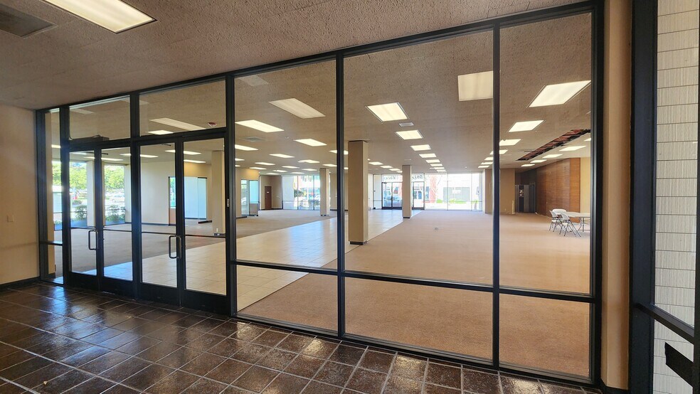 More Photos Of 1595 Grant Ave, Novato General Retail For Sale