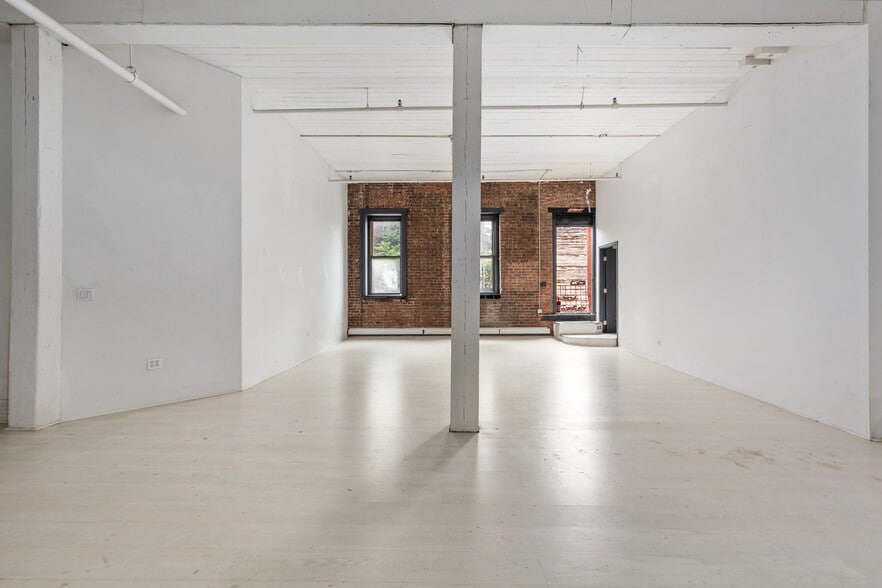 More Photos Of 148 India St, Brooklyn Warehouse For Lease