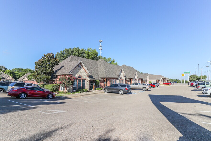 More Photos Of 1000 State Highway 6, Woodway Medical For Lease