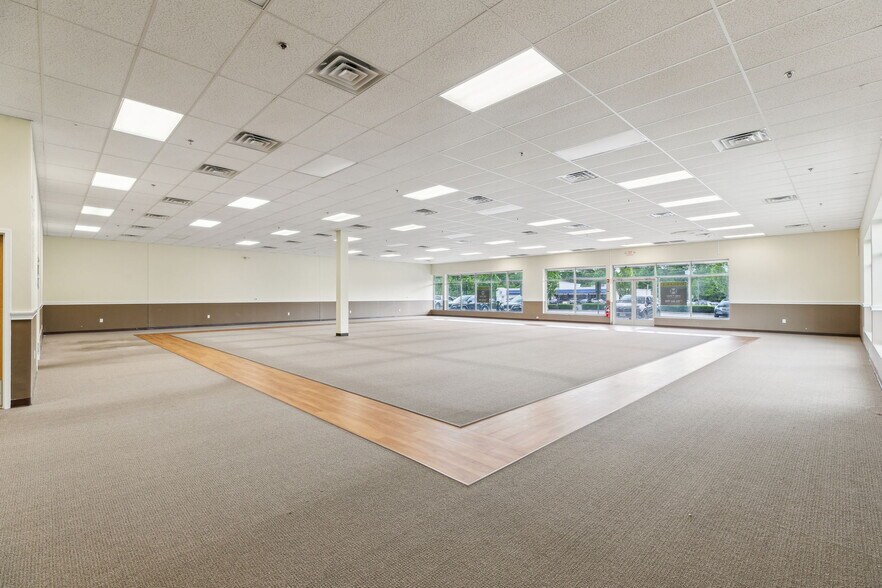 More Photos Of 3841 Route 42, Turnersville Storefront For Lease