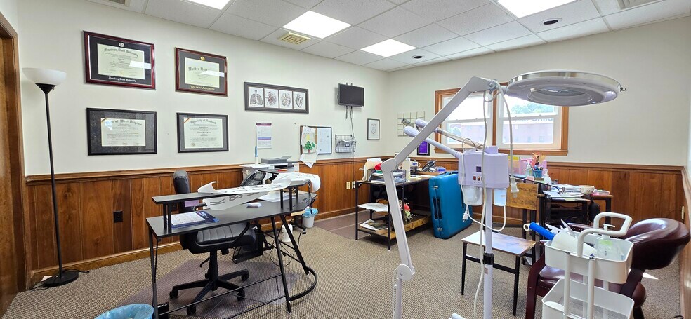 More Photos Of 339 E Antietam St, Hagerstown Office For Lease