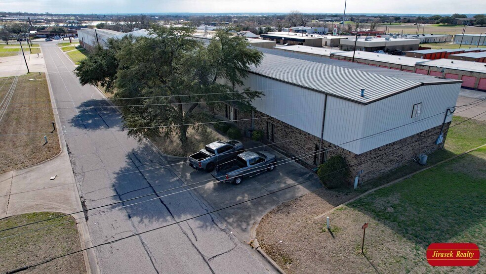 More Photos Of 410 Dodge Dr, Temple Manufacturing For Sale