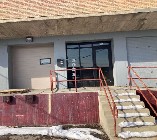 Primary Photo Of 2002 Dempster St, Evanston Industrial For Lease
