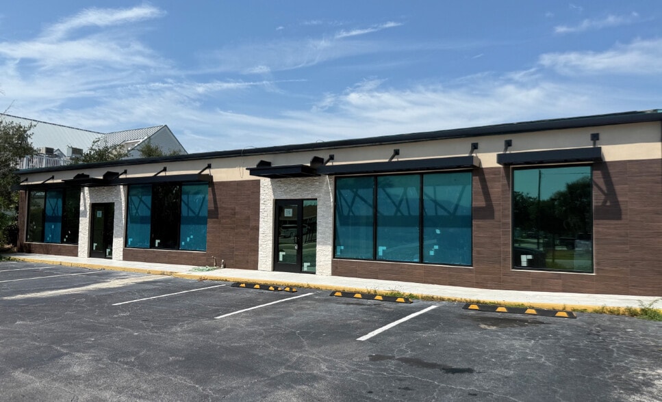 More Photos Of 8075-8085 N Atlantic Ave, Cape Canaveral Freestanding For Lease