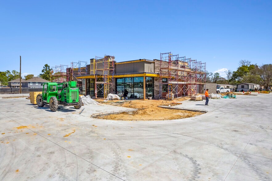 More Photos Of 12700 Interstate 45 N, Willis Freestanding For Sale