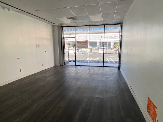 More Photos Of 16060 Ventura Blvd, Encino Unknown For Lease