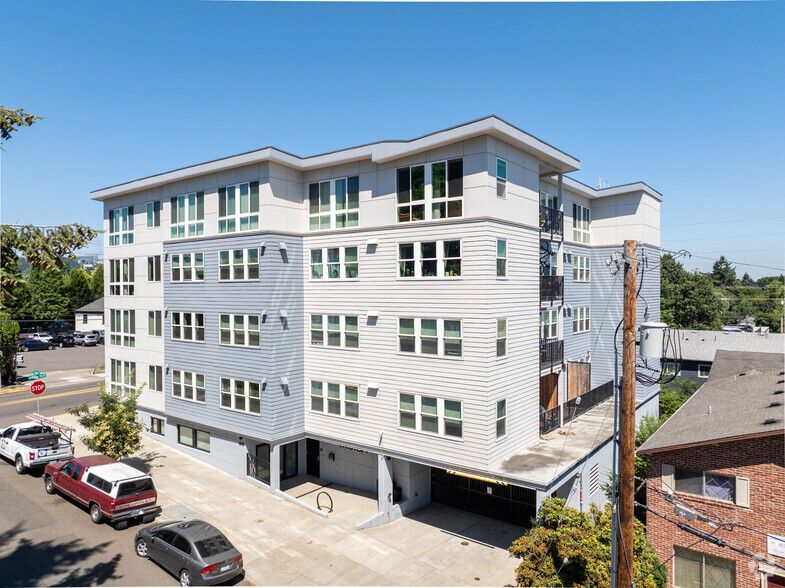 Primary Photo Of 1415 SE Pardee St, Portland Apartments For Sale