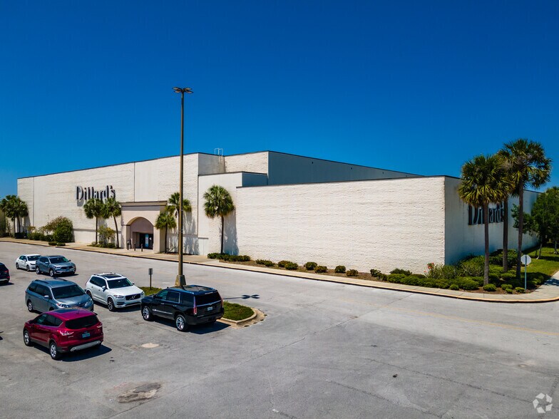 More Photos Of 9409 Us Highway 19, Port Richey Unknown For Lease