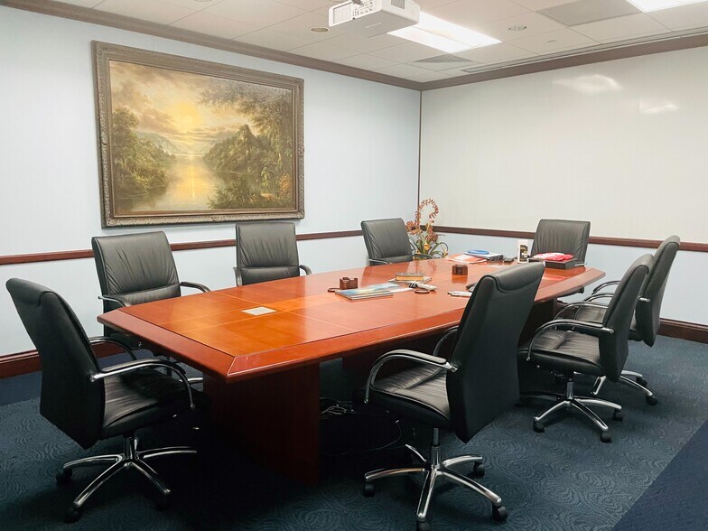 More Photos Of 9999 Bellaire Blvd, Houston Medical For Lease