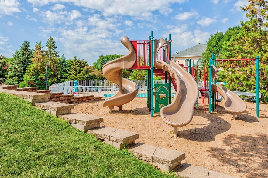 More Photos Of 1500 McAndrews Rd W, Burnsville Office For Lease