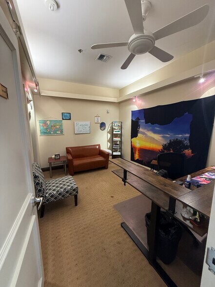 More Photos Of 10315 19th Ave SE, Everett Medical For Sale