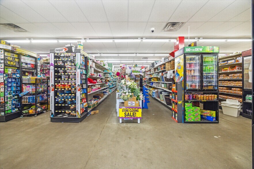 More Photos Of 136 E Crosstimbers St, Houston Freestanding For Lease