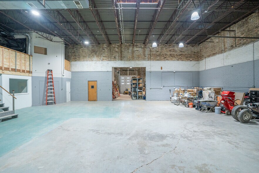 More Photos Of 5439-5441 Merriam Dr, Merriam Warehouse For Sale