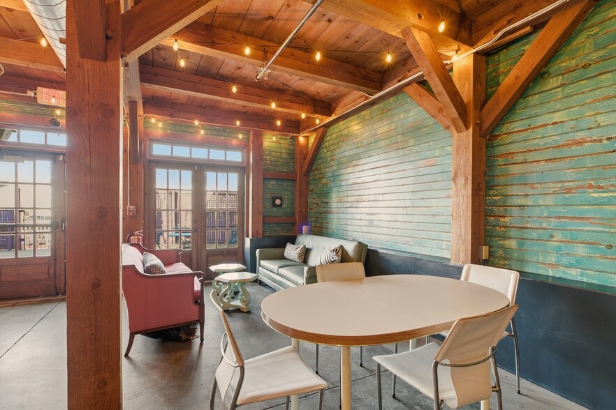 More Photos Of 140 Broadway, Newport Storefront Retail Residential For Lease