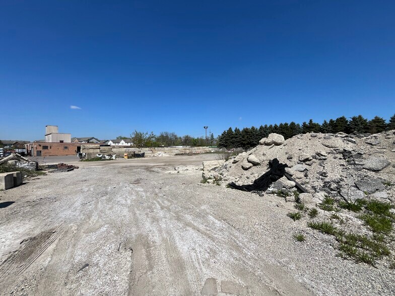 More Photos Of 825 Seegers Rd, Des Plaines Industrial For Sale