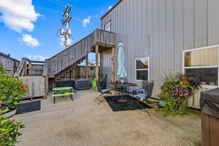 More Photos Of 558 Lucky Rd, Seymour Service For Sale