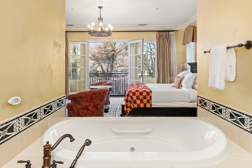 More Photos Of 1210 Arden Hills Ln, Sacramento Specialty For Sale