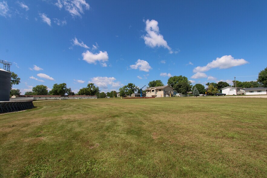 More Photos Of 107 8th Ave SW, Kasson Specialty For Sale