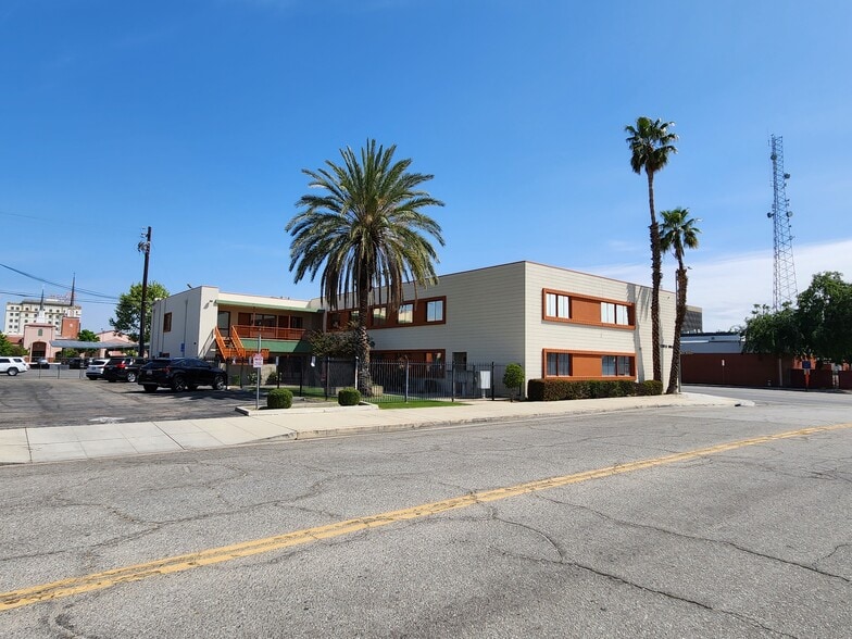 More Photos Of 1601 H St, Bakersfield Office Residential For Lease