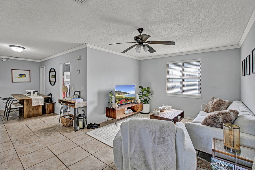 More Photos Of 725 7th S ave, Jacksonville Beach Multifamily For Sale