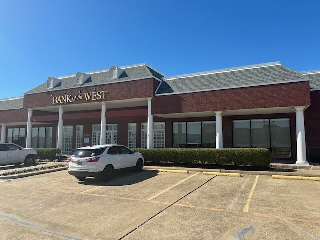 Primary Photo Of 5801 Davis Blvd, North Richland Hills Bank For Sale