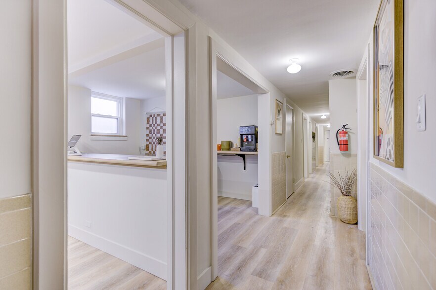 More Photos Of 8750 W 9 Mile Rd, Oak Park Office Residential For Lease