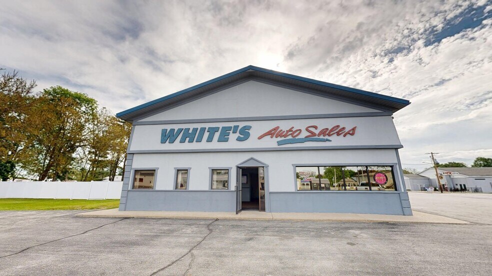 More Photos Of 1105 N McKinley Ave, Rensselaer Auto Dealership For Sale
