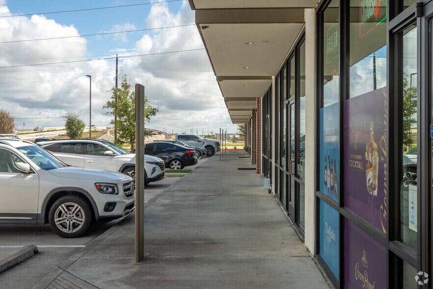 More Photos Of 3244 Meridiana Pky, Rosharon Storefront For Sale
