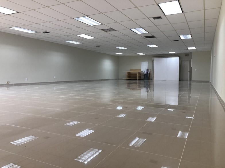 More Photos Of 1249-1263 10th St, Lake Park Storefront For Lease