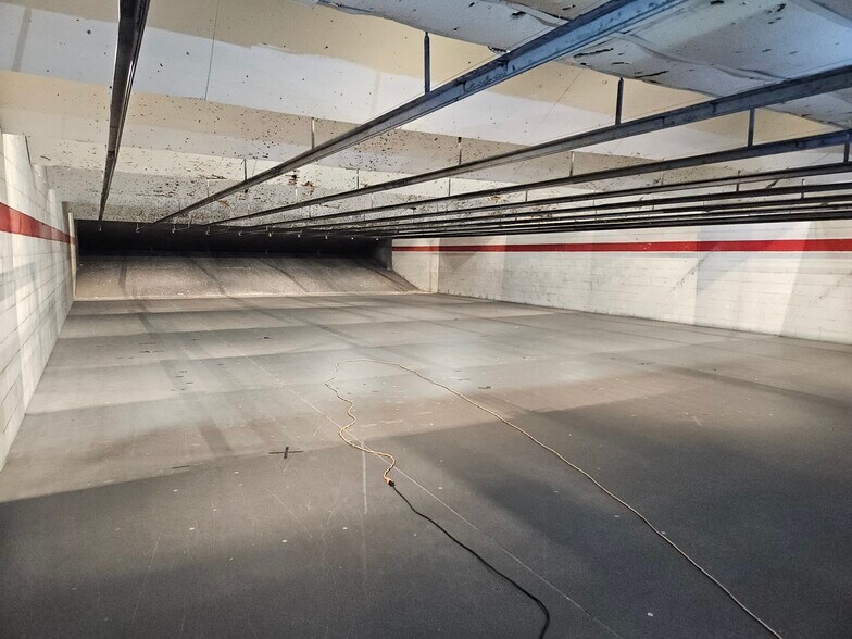 More Photos Of 6190 Parkway North Dr, Cumming Light Distribution For Sale