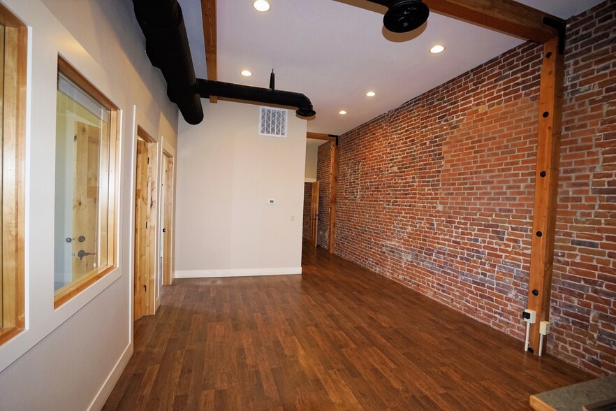 More Photos Of 123 E Yakima Ave, Yakima Office For Lease