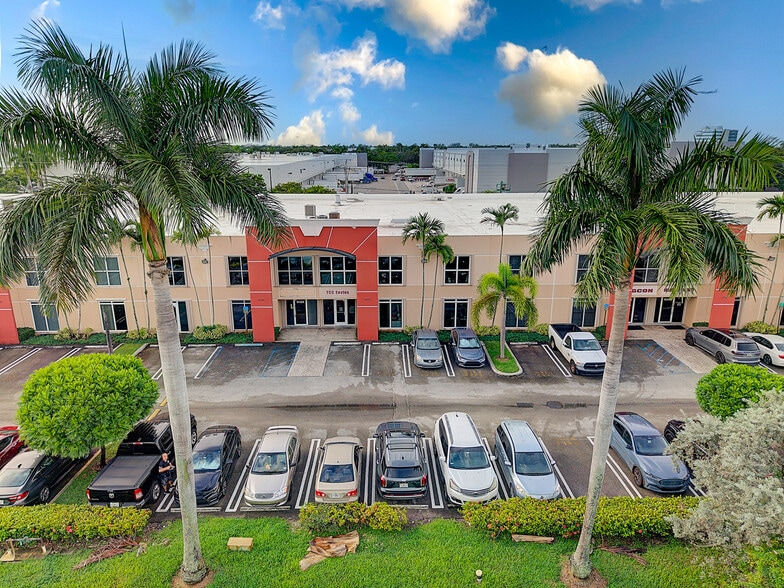 More Photos Of 8200-8358 NW 30th Ter, Doral Warehouse For Lease