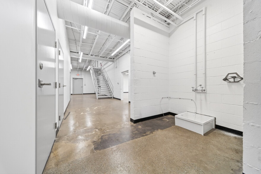 More Photos Of 3028 Dickerson Pike, Nashville Freestanding For Lease