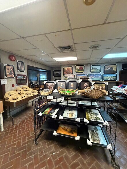 More Photos Of 2857-2867 Lincoln Hwy, Ronks Storefront Retail Residential For Sale