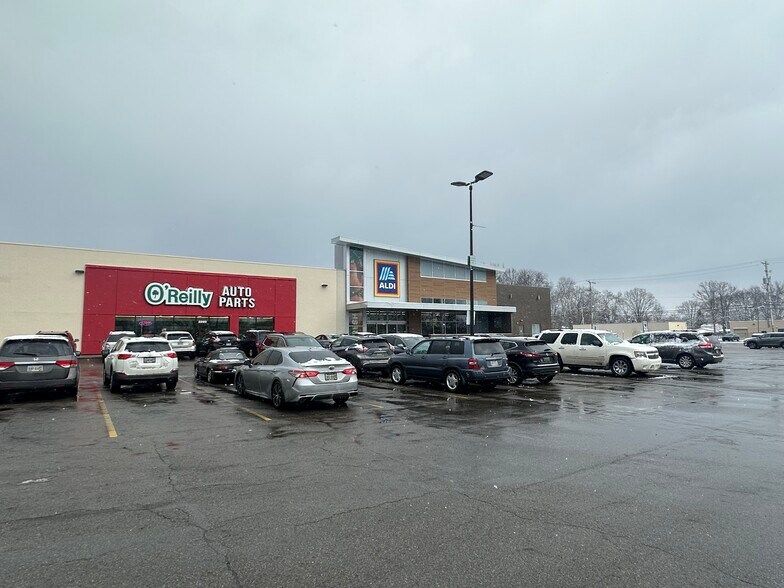 More Photos Of 2200-2296 Morse Rd, Columbus Unknown For Lease