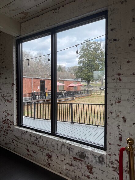 More Photos Of 354 W Meadow Rd, Eden General Retail For Sale