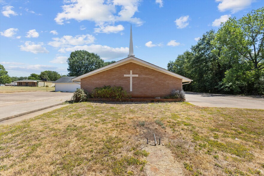 More Photos Of 201 Ragland St, Palestine Religious Facility For Sale