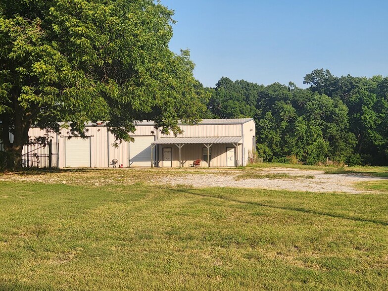 More Photos Of 709 State Highway 78 S, Farmersville Warehouse For Lease
