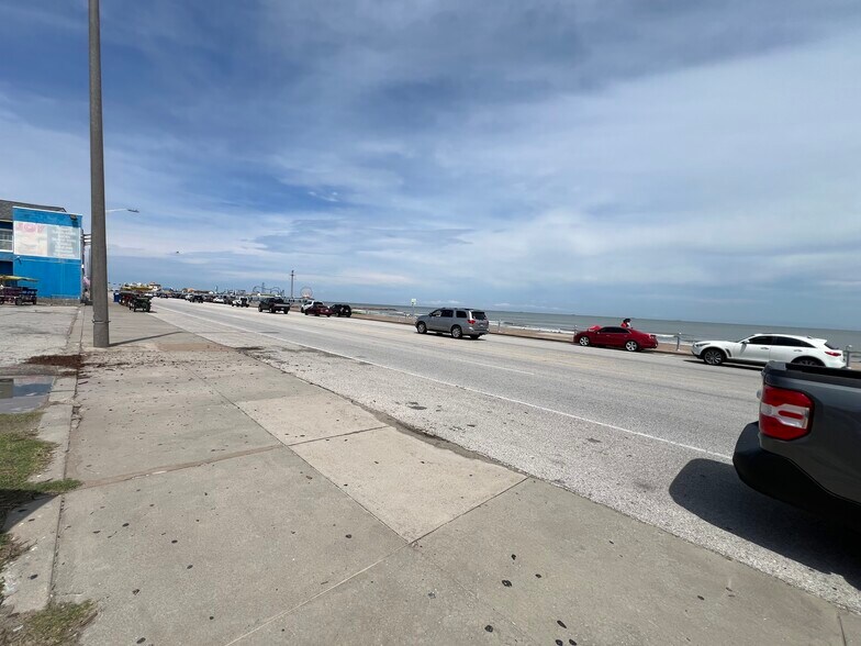 More Photos Of 3128 Seawall Blvd, Galveston Land For Lease