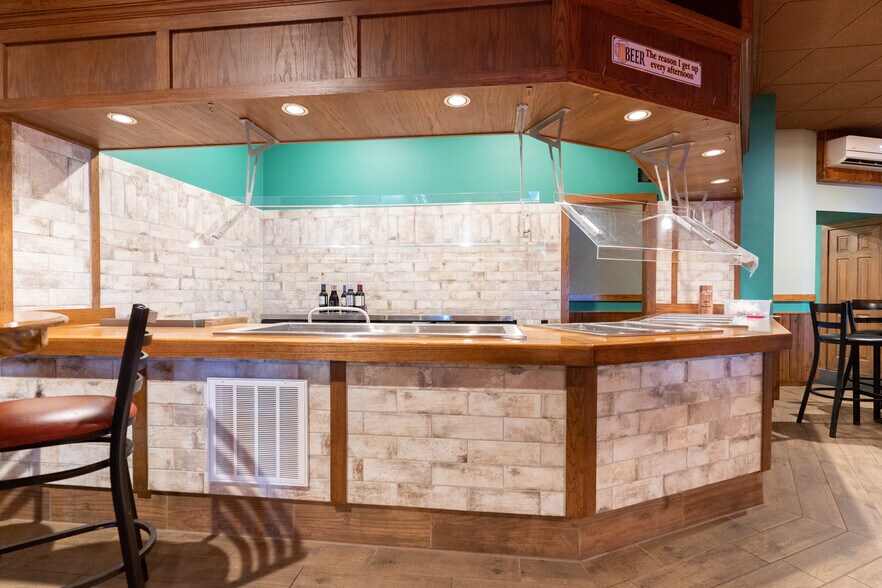 More Photos Of 1401 S Morley St, Moberly Restaurant For Sale