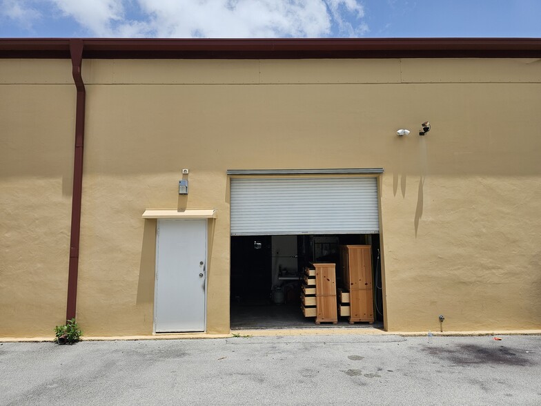 More Photos Of 4152-4230 Blue Heron Blvd W, Riviera Beach Medical For Sale