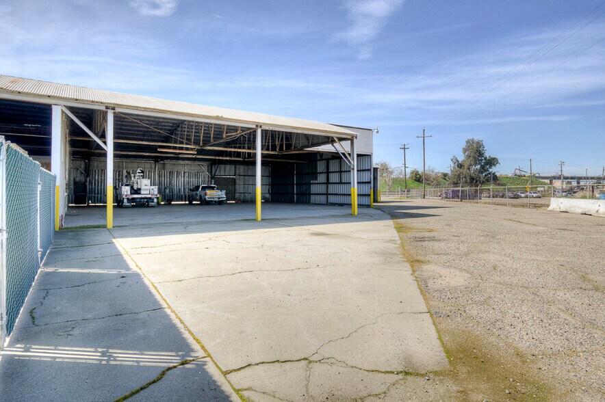 More Photos Of 39400 Clarkson Dr, Kingsburg Warehouse For Sale