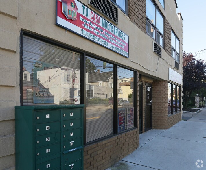 More Photos Of 340 Maple Ave, Westbury Apartments For Sale