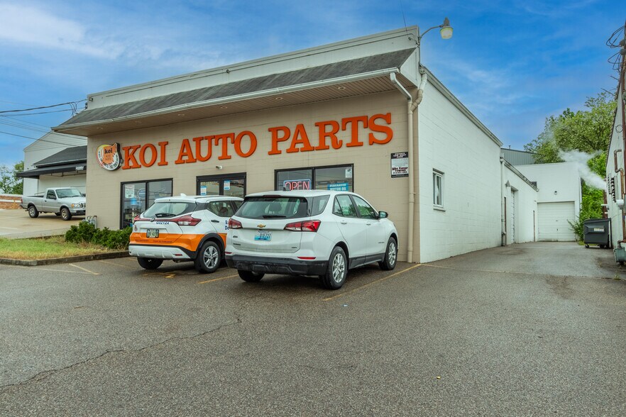 More Photos Of 5101 Crookshank Rd, Cincinnati Freestanding For Sale