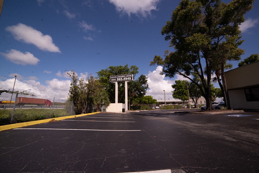 More Photos Of 3115 NW 10th Ter, Oakland Park Unknown For Lease