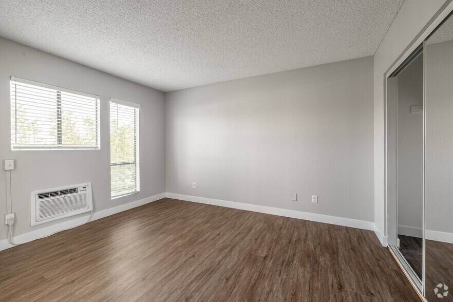 More Photos Of 1318 N Mansfield Ave, Los Angeles Apartments For Sale