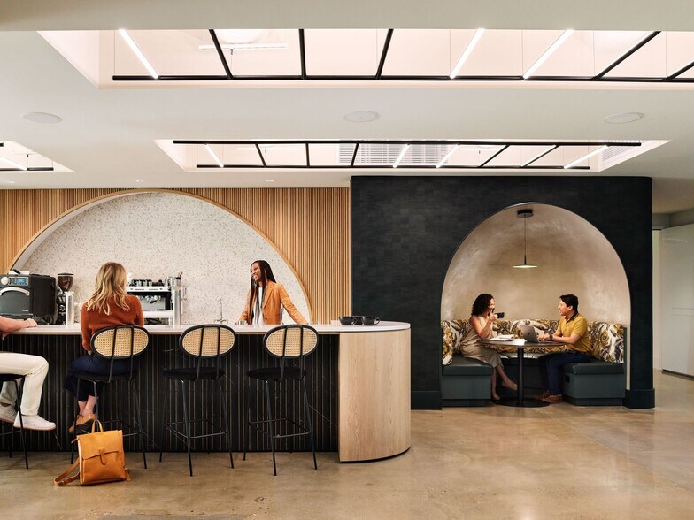 More Photos Of 101 S Tryon St, Charlotte Office Residential For Lease