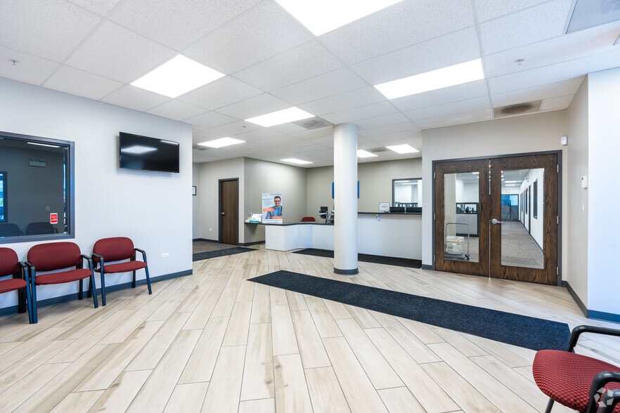 More Photos Of 6201-6299 W Howard St, Niles Light Manufacturing For Lease