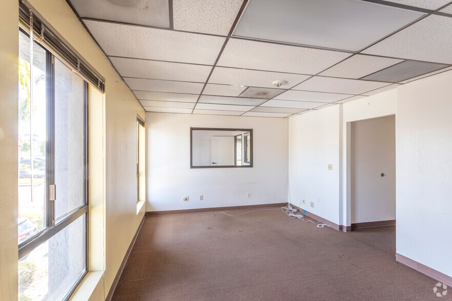 More Photos Of 9606-9636 Tierra Grande, San Diego Unknown For Lease