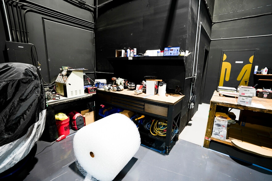 More Photos Of 7865 NW 46th St, Doral Warehouse For Lease